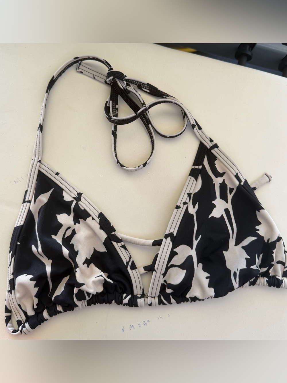 Victoria Secret• bikini top